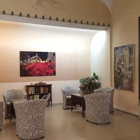 Hotel Flora ปาล์มเดดเซิร์ท ภายนอก รูปภาพ